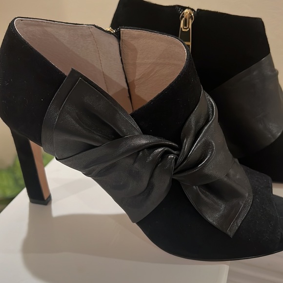 LOUISE ET CIE WOMEN’S IDOLA BLACK LEATHER & SUEDE SANKLE BOOTIE PEEP TOE SIZ 8.5 - Picture 10 of 17